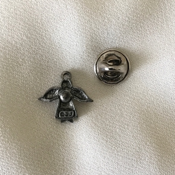 Vintage JJ (Jonette Jewelry) Christmas Angel Lapel Pin - Picture 3 of 3